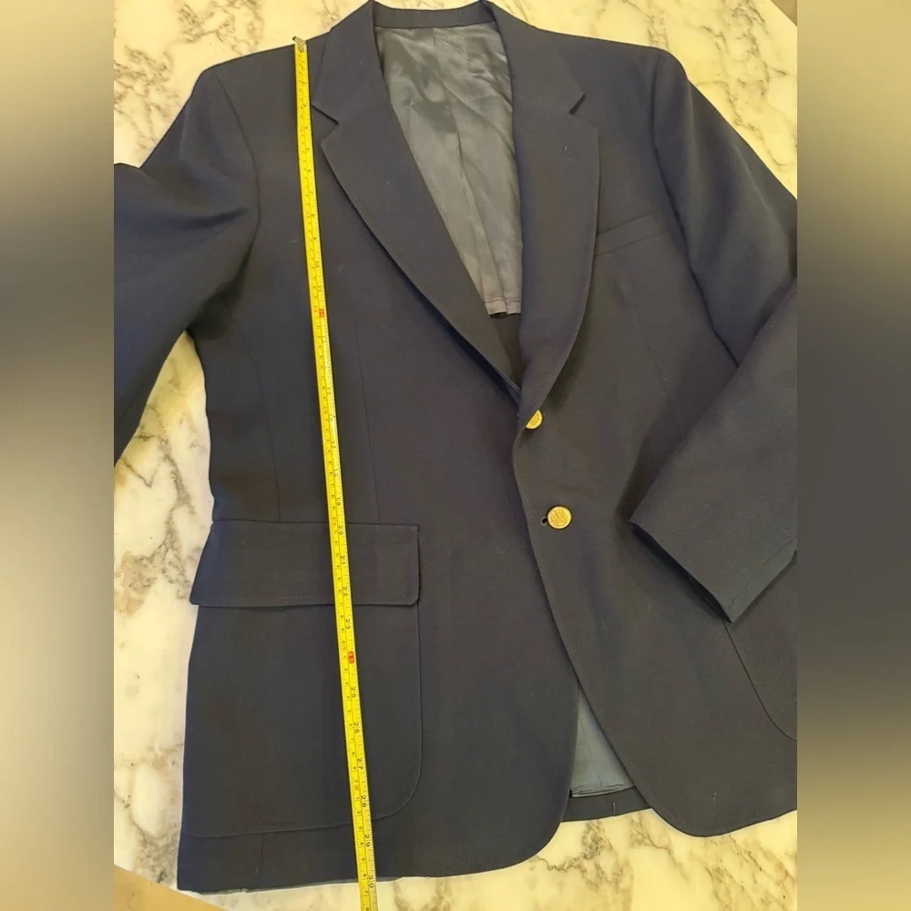 NWOT Nordstrom Navy Men’s Blazer with Gold Buttons 46R Store Return